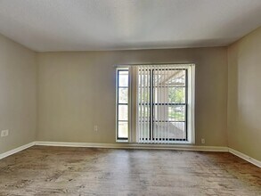 702 Lakemont Dr in Valrico, FL - Building Photo - Building Photo