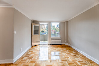 Humber River Apartments in Toronto, ON - Building Photo - Interior Photo