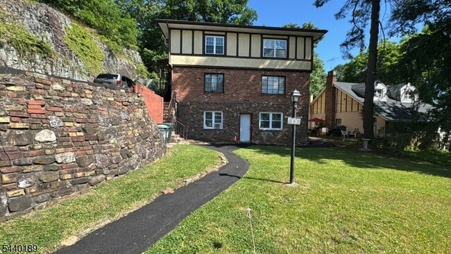 property at 15 N 17th St