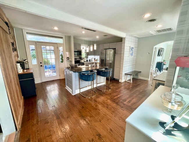 property at 3319 W Paul Ave