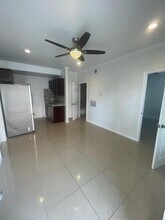 2101 Bernardo De Galvez Ave in Galveston, TX - Building Photo - Building Photo