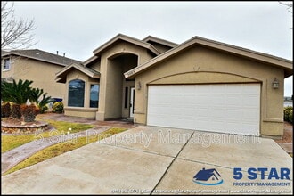 5005 Moon Ranch Ln in El Paso, TX - Building Photo - Building Photo