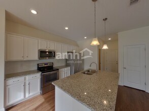 4241 Reisswood Lp in Palmetto, FL - Foto de edificio - Building Photo