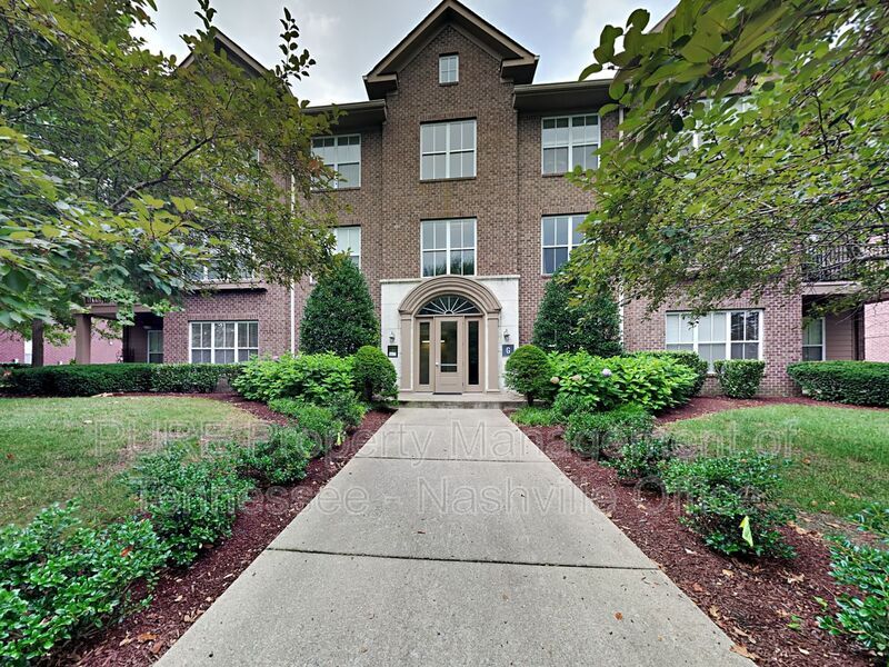 2000 Newark Ln in Thompson's Station, TN - Foto de edificio