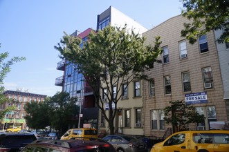 210 Green St in Brooklyn, NY - Building Photo - Building Photo