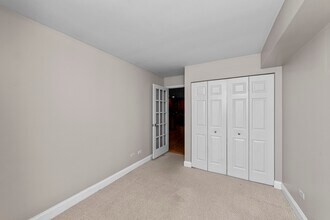 2036 N Larrabee St, Unit 8103 in Chicago, IL - Foto de edificio - Building Photo