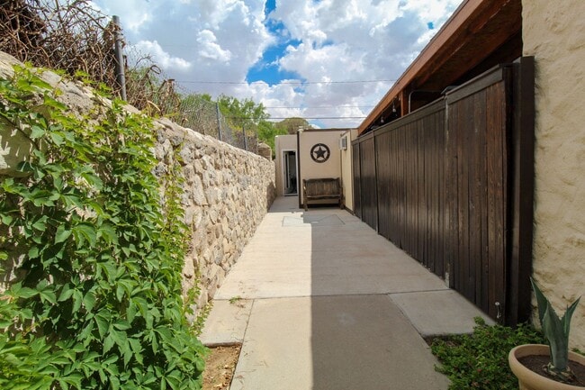 property at 900 Winter Dr