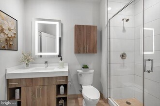 200 N 16th St in Philadelphia, PA - Foto de edificio - Building Photo