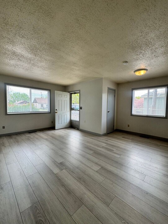 1606 S 1st Ave in Yakima, WA - Building Photo