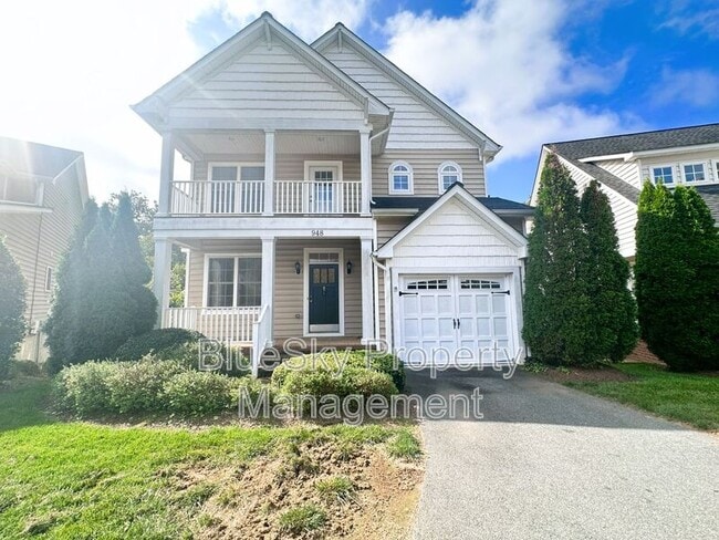 948 Raymond Rd in Charlottesville, VA - Foto de edificio - Building Photo