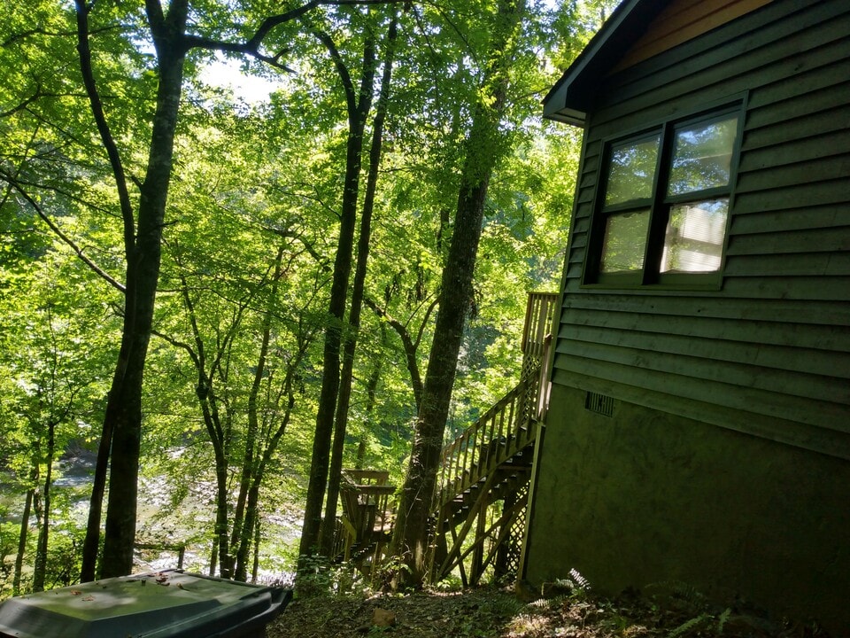 15 Bobwhite Dr in Dahlonega, GA - Foto de edificio