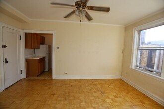 701 W Belmont Ave, Unit A06C in Chicago, IL - Foto de edificio - Building Photo