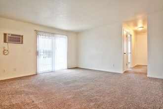 419 Stratford Way in Holland, MI - Building Photo - Building Photo