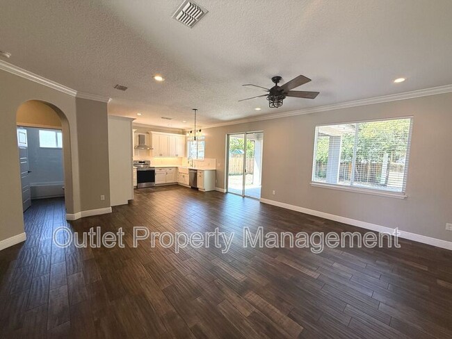 926 Feather Dr in Deltona, FL - Building Photo - Building Photo