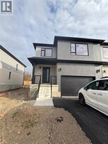 12 Riddell Dr in Stratford, ON - Building Photo