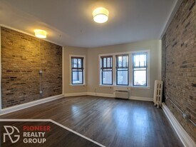 736 W Addison St, Unit W2 Apartments