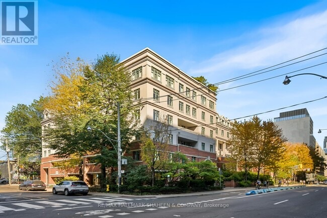 property at 500 Richmond St W