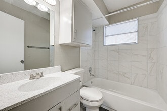 Vista Verde in Mesquite, TX - Foto de edificio - Building Photo