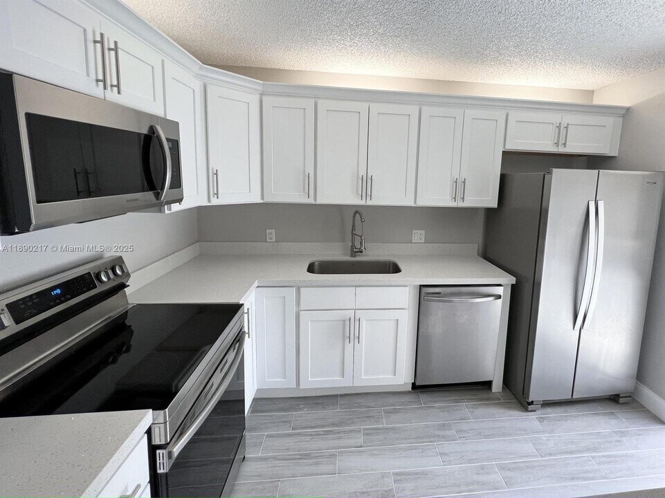 1415 14th Ct in Palm Beach Gardens, FL - Building Photo