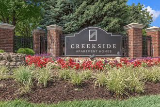 Creekside Apartment Homes in Overland Park, KS - Foto de edificio - Building Photo