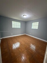 1017 NW 109th St in Miami, FL - Building Photo - Building Photo