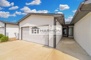 2168 S Thatcher Ct in Wichita, KS - Building Photo