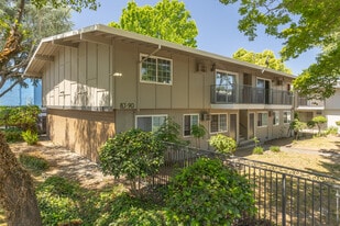 Park Hills Place in Sacramento, CA - Building Photo