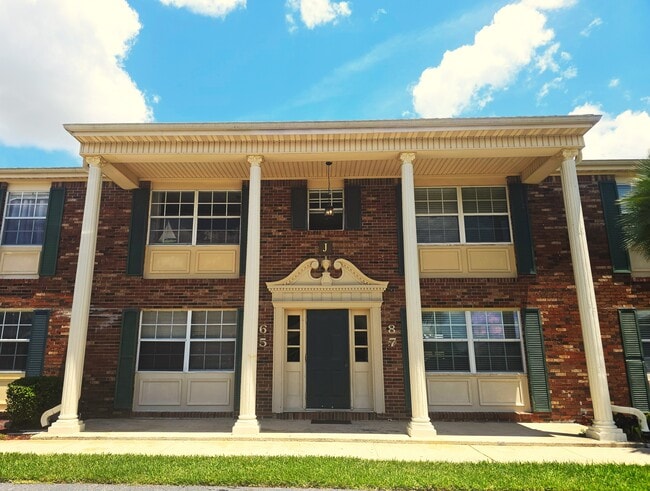 property at 1920 E Edgewood Dr