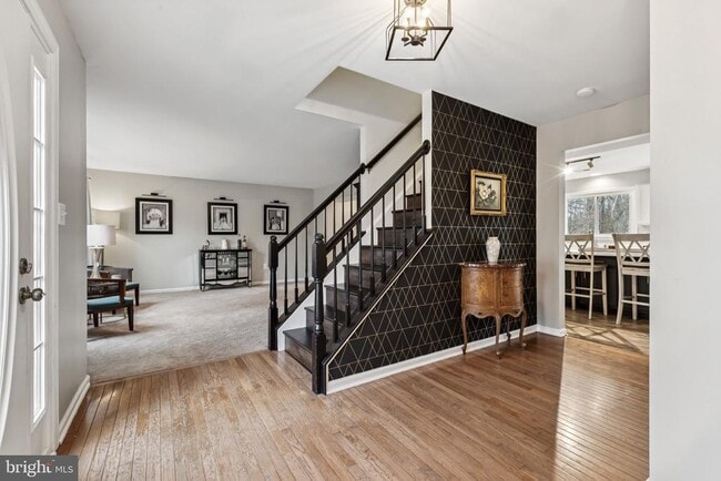 property at 14 Willow Glen Ct