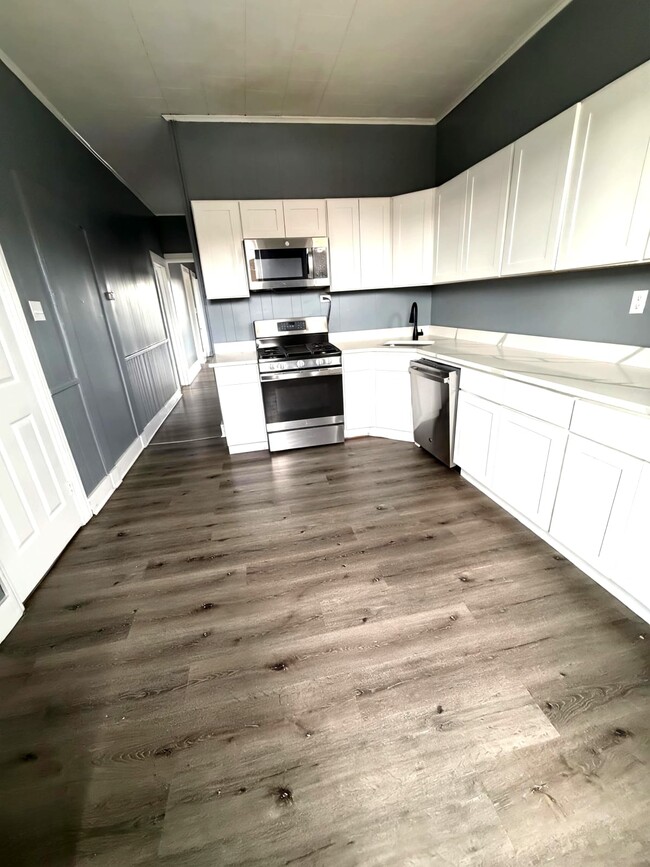 204 1st St, Unit #3 in Troy, NY - Building Photo - Building Photo