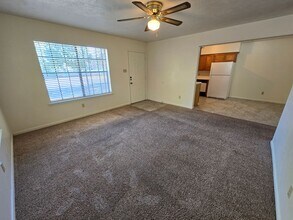 1808 Woodsman Dr in College Station, TX - Building Photo - Building Photo