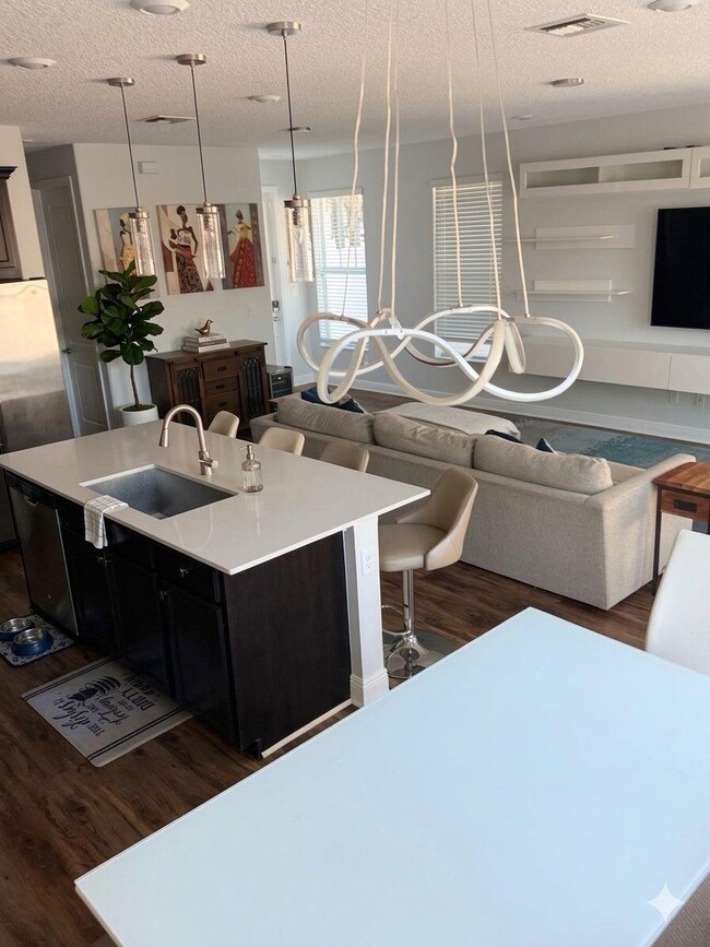 1067 Rio Ct in Lighthouse Point, FL - Building Photo - Building Photo