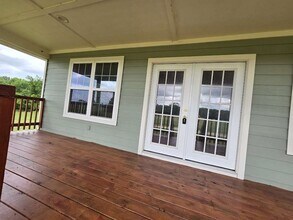 998 Cypress Lakes Cir in Cleveland, TX - Building Photo - Building Photo