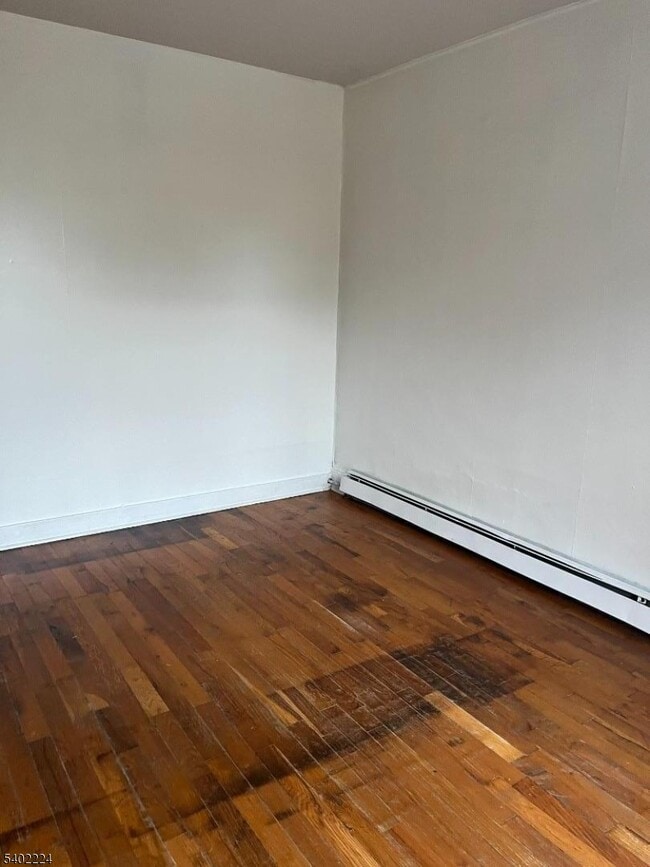 66 Erie St in Elizabeth, NJ - Building Photo - Building Photo