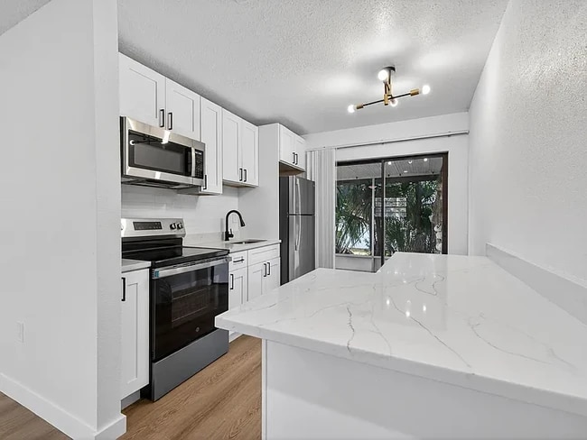 1684 Martin St, Unit A in Largo, FL - Building Photo - Building Photo