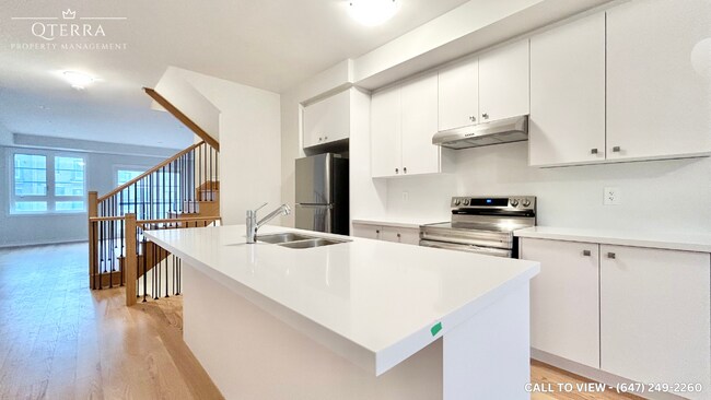 5950 Saigon St in Mississauga, ON - Building Photo - Building Photo