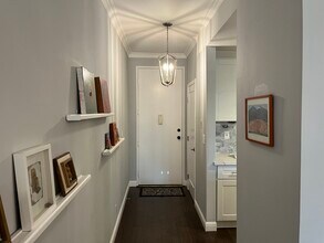 860 S Lucerne Blvd, Unit 101 in Los Angeles, CA - Foto de edificio - Building Photo