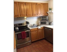 76 Lionel Ave in Waltham, MA - Building Photo - Building Photo