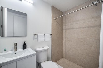 Plum - Co-Living Apartments in Miami, FL - Foto de edificio - Building Photo
