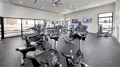 3434 W 33rd Ct in Hialeah, FL - Building Photo - Building Photo