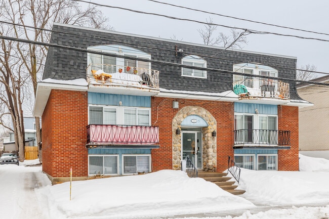 133 Legrand Av