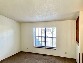 5461 Tennessee Pass Dr in Colorado Springs, CO - Building Photo - Building Photo