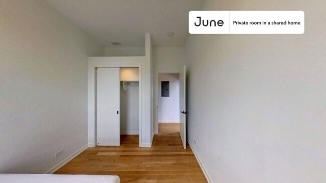 Private bedroom in 4 bed/3 bath Home in Chicago, IL - Building Photo - Building Photo