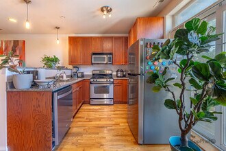 1302 W Fillmore St, Unit 3 in Chicago, IL - Building Photo - Building Photo