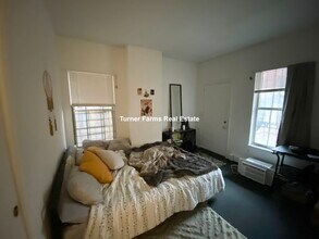30 S Huntington Ave, Unit 1 in Boston, MA - Foto de edificio - Building Photo