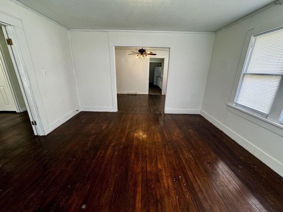700 N Lamar St in Wichita Falls, TX - Building Photo