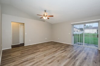 822 Terranova Rd in Winter Haven, FL - Foto de edificio - Building Photo