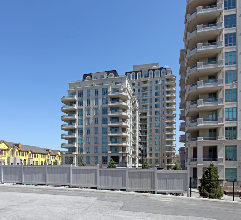 Aria Condos in Toronto, ON - Building Photo