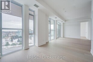 399 Royal Orchard Blvd in Markham, ON - Building Photo