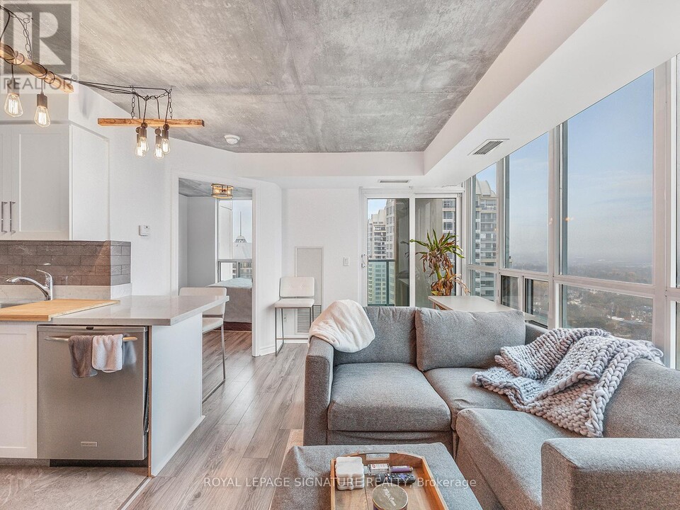 17 Barberry Pl in Toronto, ON - Building Photo